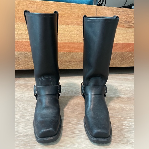 Frye 2R Harness Boots in Black Leather - Picture 4 of 10